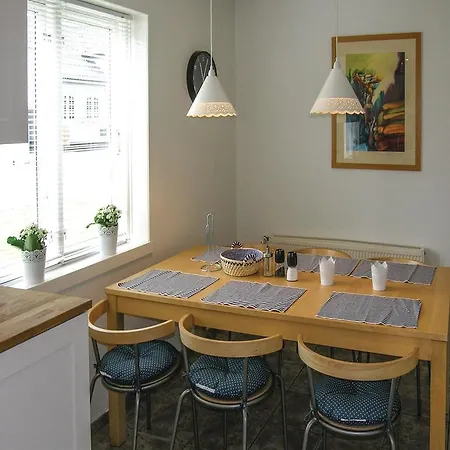 Two-bedroom In Apartamento